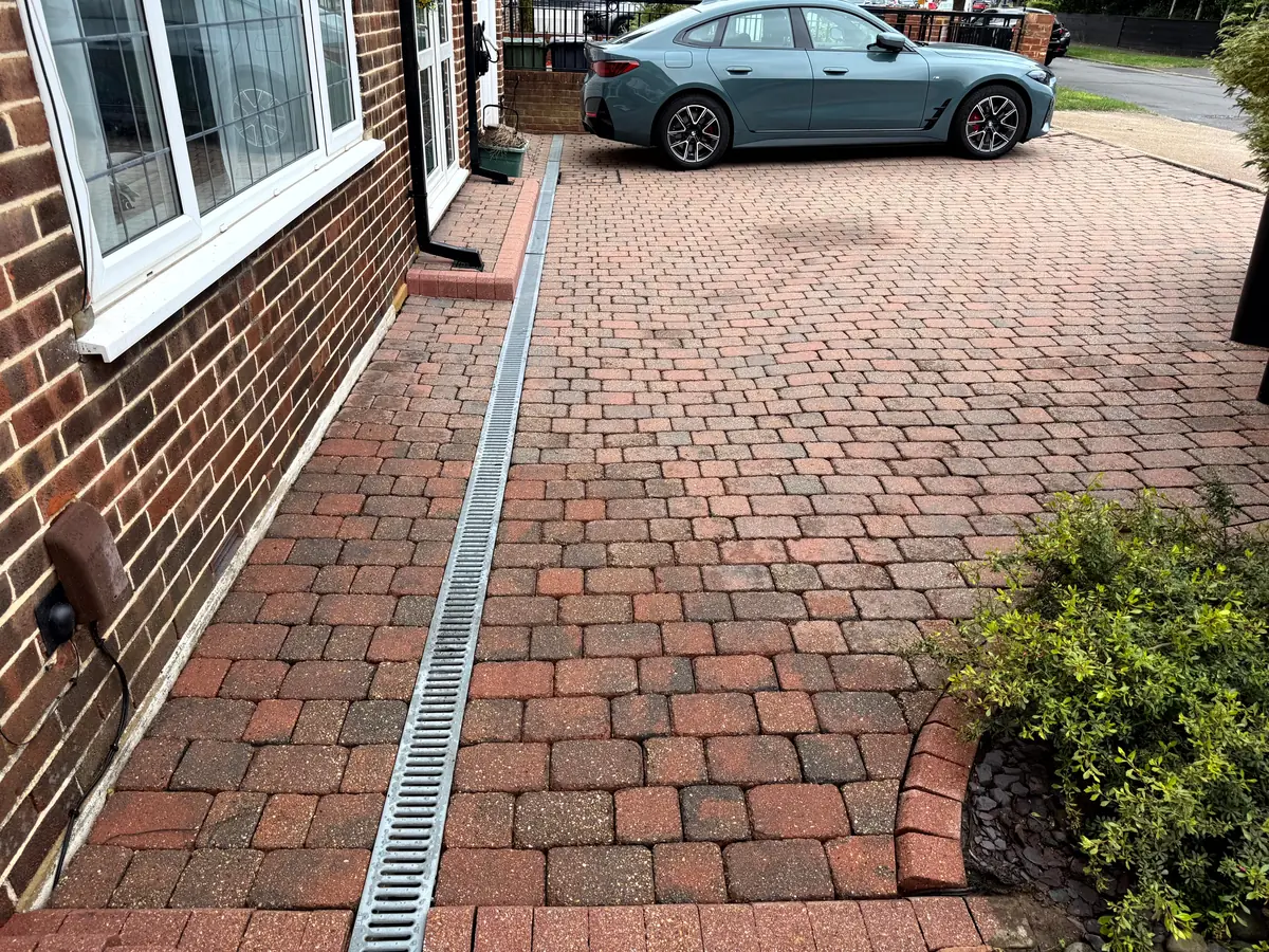 Clean driveway in Kingston upon Thames, South West London after pressure washing